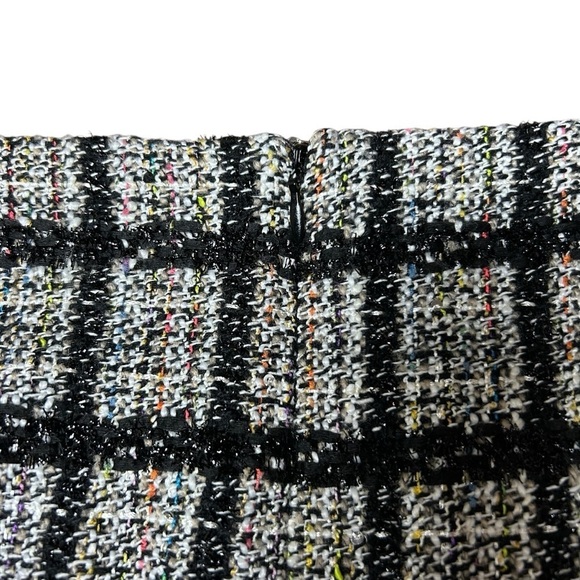 Bagatelle Collection Button Front Black and Confetti Tweed Mini Skirt Sz. M - Picture 7 of 16